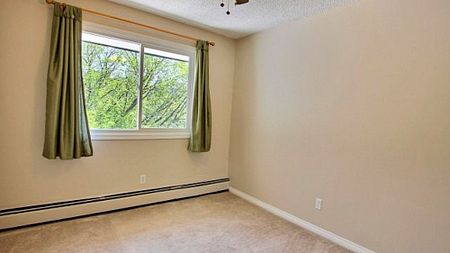 Top Floor Condo In The Heart Of Edmonton’s Best Neighborhood - Photo 2