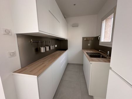 Location Appartement 2 pièces 42m² BRIE COMTE ROBERT 77170 - Photo 3