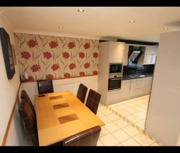 4 Bed Terraced House, Pershore Close, IG2 - Photo 5