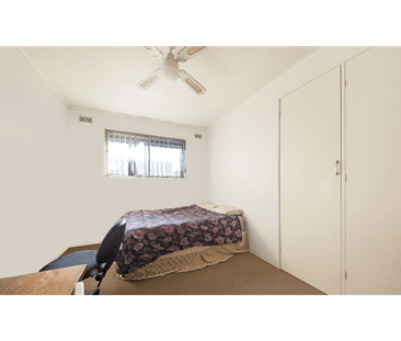 Four-Bedroom Home Moments from Pakenham Train Station!! - Photo 4