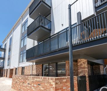 Open the Door to a Modern ground floor apartment - Photo 1
