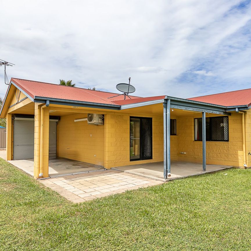 11 Saxby Crescent, Mount Louisa - Photo 1