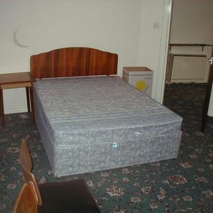 1 bedroom house to rent - Photo 2