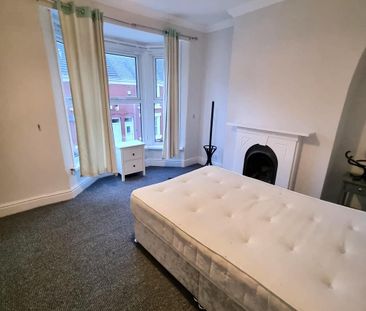 3 bedroom terraced house to rent - Photo 4