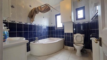 4 bedroom terraced house to rent - Photo 3