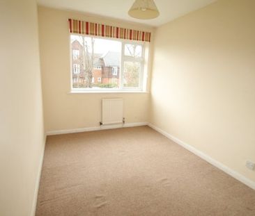 Ladbroke Road, Redhill, RH1 - Photo 3