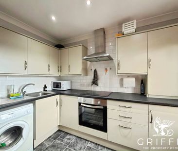 High Street, Aveley, South Ockendon, RM15 - Photo 4