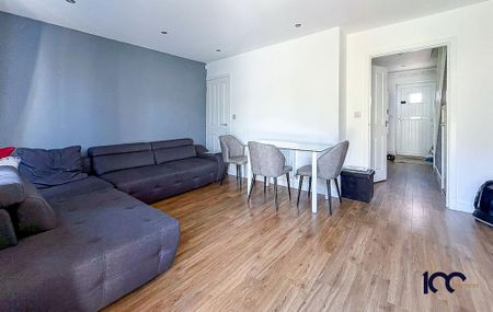 3 bedroom semi-detached house to rent - Photo 4