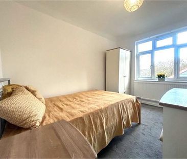 Room 5, 68 Garden Walk, Cambridge - Photo 3