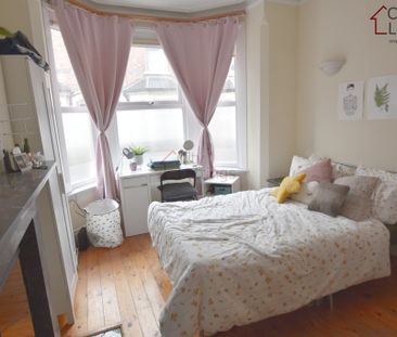 4 Bedroom Mid Terraced House - Photo 6