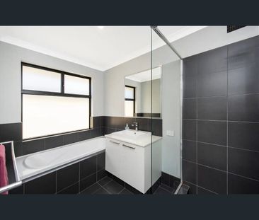 8 Nolan Ln, Dawesville, WA 6211 - Photo 4