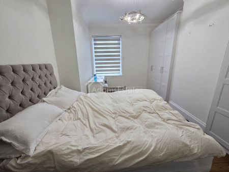 Price £1,000 pcm - Available Now - Unfurnished - Photo 3