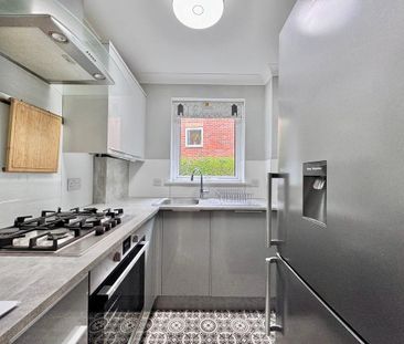 2 bedroom ground floor flat to rent - Photo 1