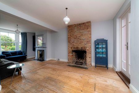 3 bedroom semi-detached house to rent - Photo 2