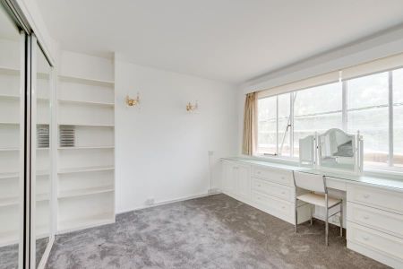 3 Bedroom Flat To Let - Photo 5