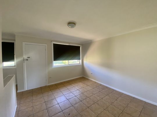 SOUTH TAMWORTH - Tidy One Bedroom Unit - Photo 1