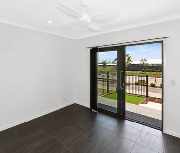 Modern 3-bedroom, 2-bathroom terrace home offering low-maintenance ... - Photo 6