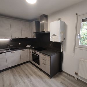 Location Appartement 3 pièces 71m² - Photo 2