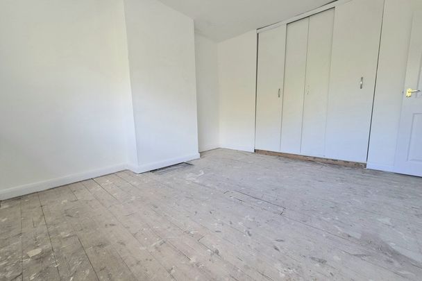 Cousin Lane - Photo 1