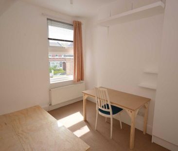 4 bedroom terraced house to rent - Photo 3