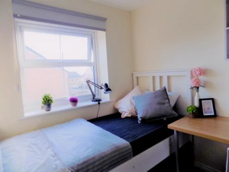 R4( single bed with shared bathroom ) - Photo 5