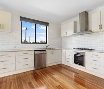 3 Bedroom Home - Photo 3