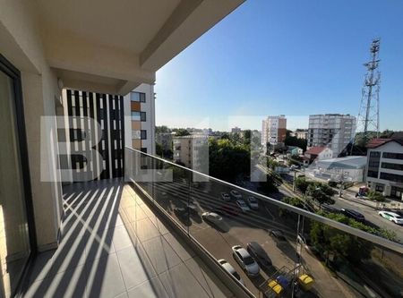 Apartament cu 3 camere 70 mp, incalzire in pardoseala, AC, zona Consul - Photo 2