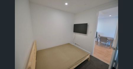 For Lease – Stylish Two-Bedroom Apartment in the Heart of the City - Photo 5