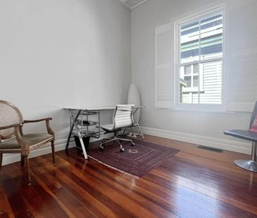 Sunny & Spacious Character Home - Photo 5