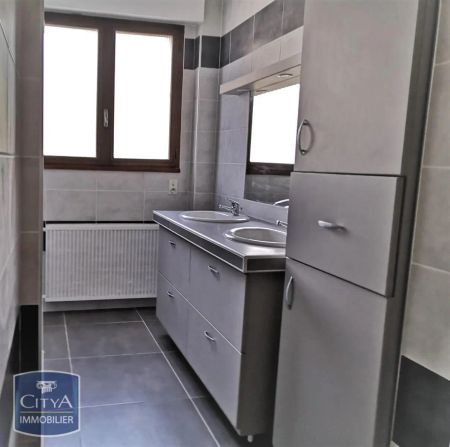 Appartement à louer 4 pièces 82.94m² - Photo 3
