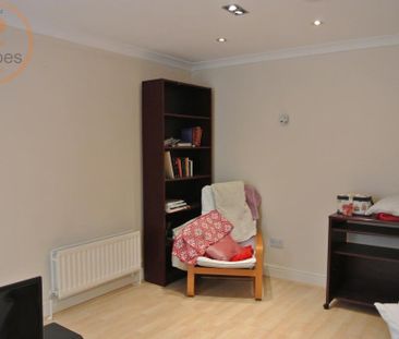 1 bedroom in a house share to rent - Photo 6