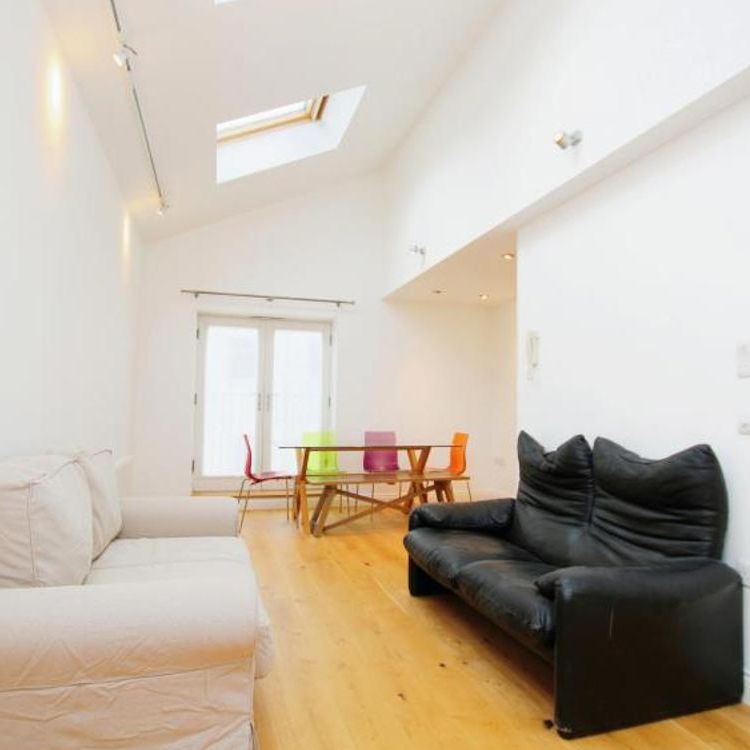 Modern split-level two-bedroom duplex in the popular Montpelier. Unfurnished! - Photo 1