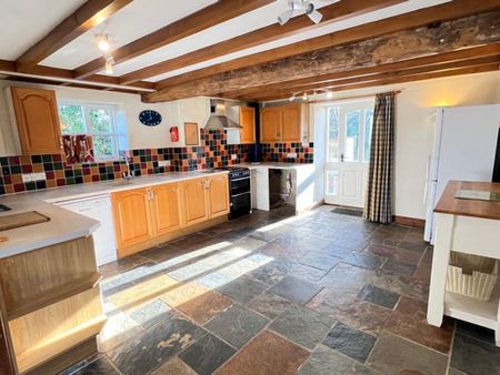 3 bedroom detached house to rent - Photo 4