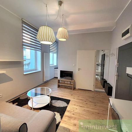 Komfortowe 2 pokoje w centrum z windą i piwnicą. - Zdjęcie 2