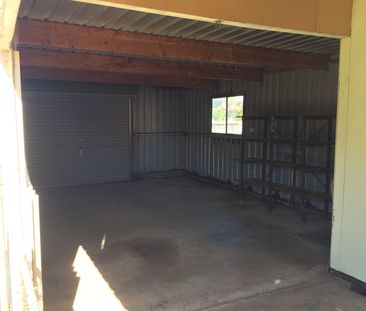 Cute cottage style home with a shed! - Photo 4