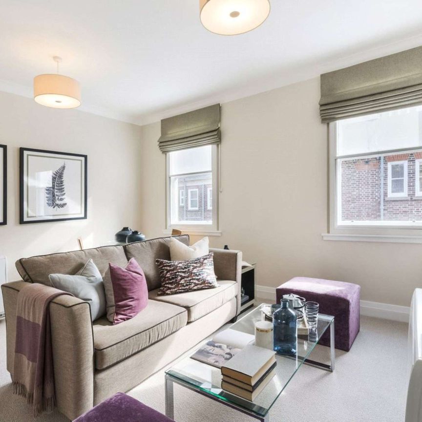 A recently refurbished apartment with a separate kitchen on the first floor of this popular building located close to amenities of Victoria and Elizabeth Street. - Photo 1