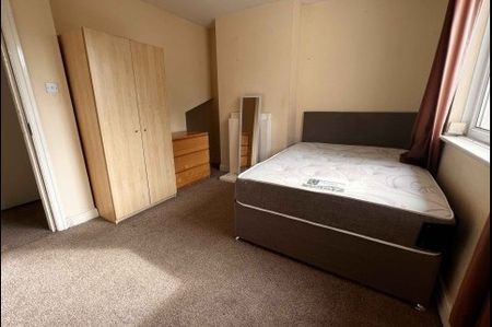 5 Bedroom House Headingley - Photo 5