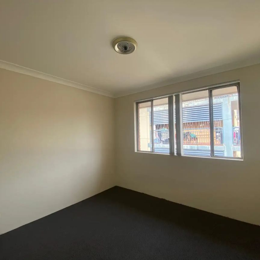 “Renovated 2 Bedroom Unit in Liverpool” - Photo 1