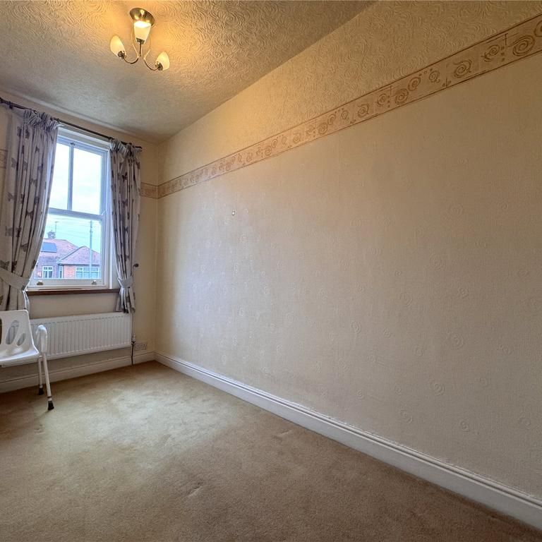3 bedroom end of terrace house to rent - Photo 1
