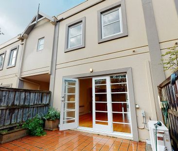 2/78 Auburn Road, Hawthorn - Photo 1