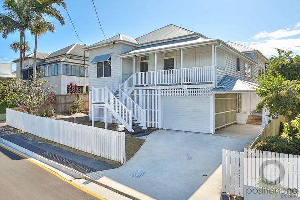 Beautiful 4 Bedroom Queenslander! - Photo 1