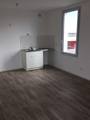 Location Appartement 2 pièces 43m² LORMONT 33310 - Photo 5