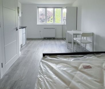 Studio Flat, South Hill Avenue, HA2 - Photo 1