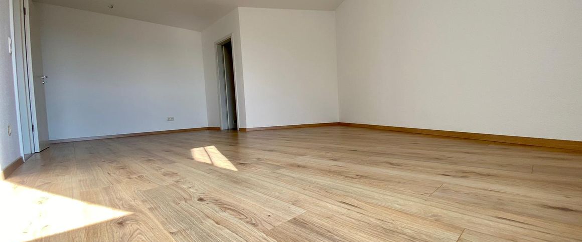 Helle 2-Zimmer-Dachgeschosswohnung in Leipzig-Mölkau - inklusive TG-Stellplatz - Photo 1