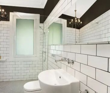 Stylish Corner Terrace with Sunny Courtyard in Prime Paddington Loc... - Photo 3