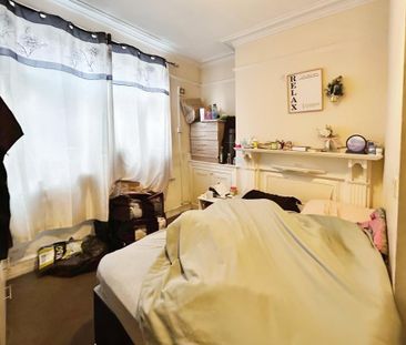 4 bedroom terraced house to rent - Photo 6