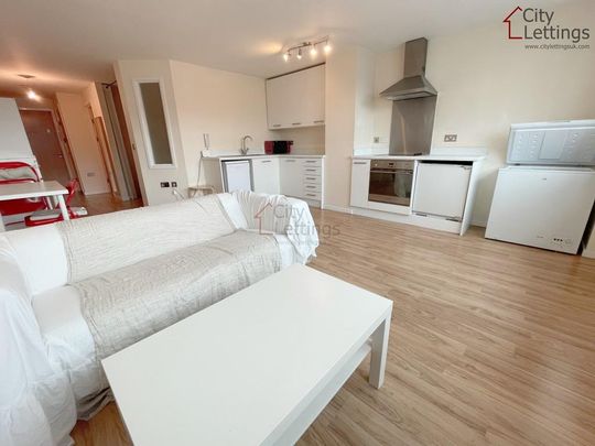 Studio to rent - Photo 1