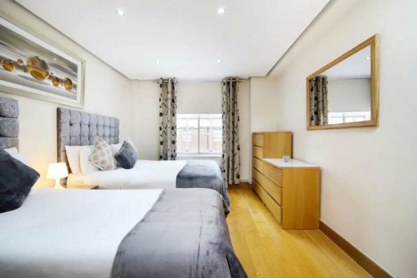 3 bedroom flat in Great Cumberland Place - Photo 1