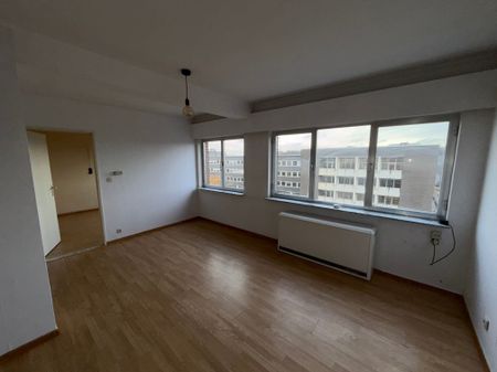 Genk, Dieplaan 53 bus 28 - Gezellig appartement met 1 slaapkamer ( 43 m2) en kelderberging in het hart van Genk. - Photo 4