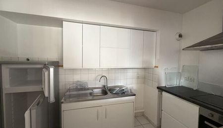 Appartement 3 pièces 79m2 REIMS 990 euros - Photo 5